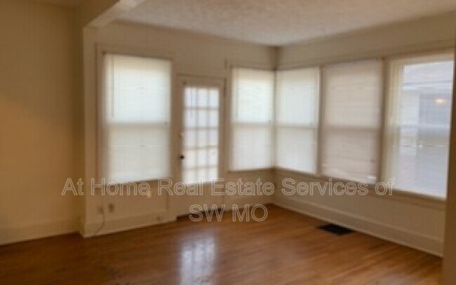 Foto del edificio - 1628 N Benton Ave