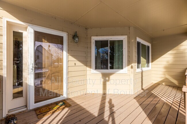 Building Photo - 6255 Notting Hill Gate