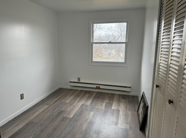 Building Photo - 207 Grandview Ave