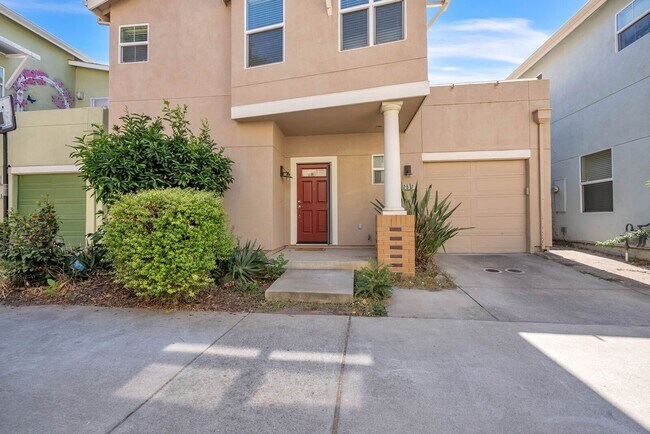 Building Photo - 2517 I St