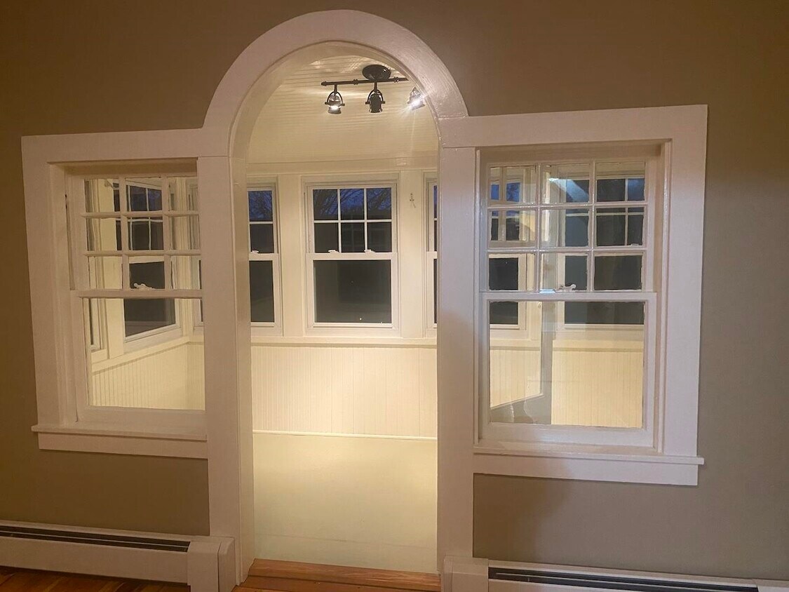 Foto principal - 341 Court St