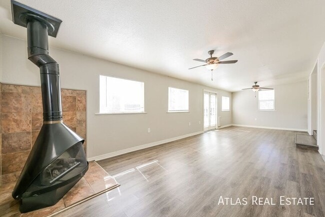 Building Photo - 15876 E Cornell Pl