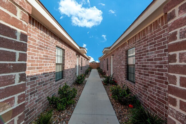 Foto del edificio - SPACIOUS! CONTEMPORARY! LOCATION!