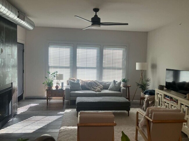 Building Photo - Luxury 1 BR in Fairport Village Available November 2026