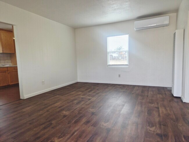 Foto del edificio - 9943 Catawba Ave