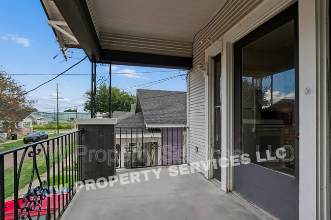 Building Photo - 320 N Olympia St