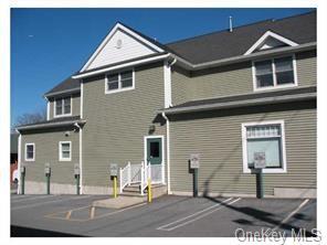 Foto del edificio - 74 N Main St