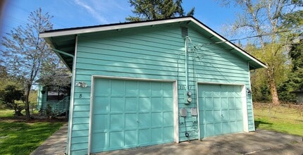 Building Photo - 21907A Locust Pl