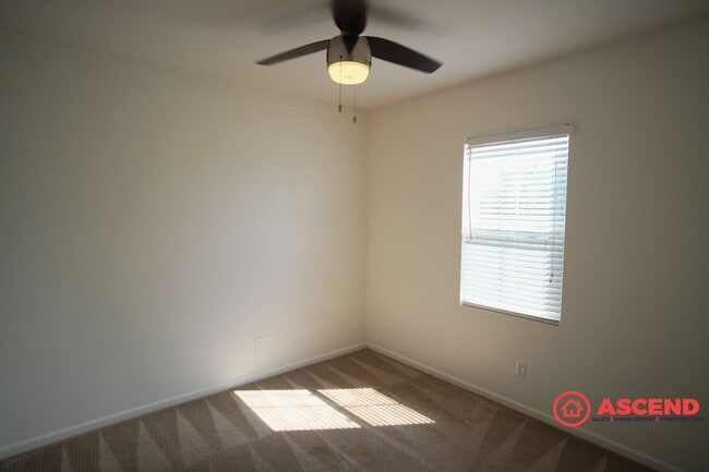 Building Photo - Charming 3 bedroom Home In Southwest!