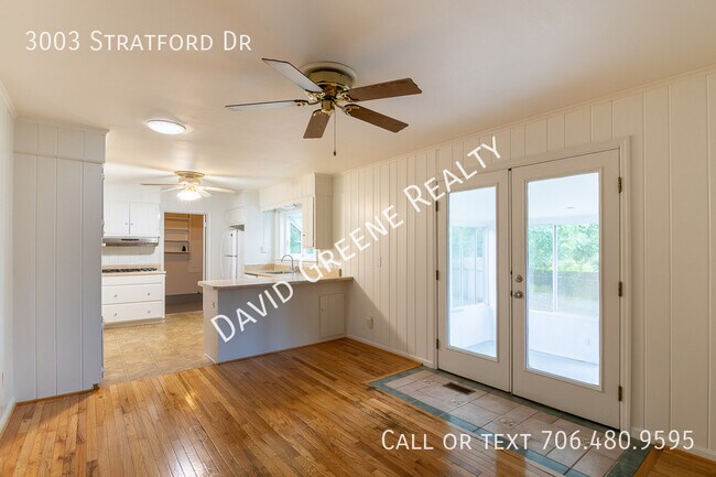 Foto del edificio - 3003 Stratford Dr