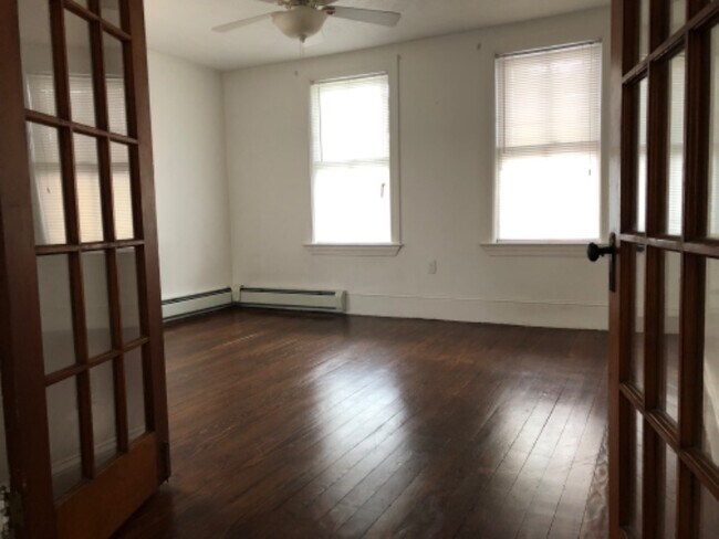 Foto del edificio - 322 Central St