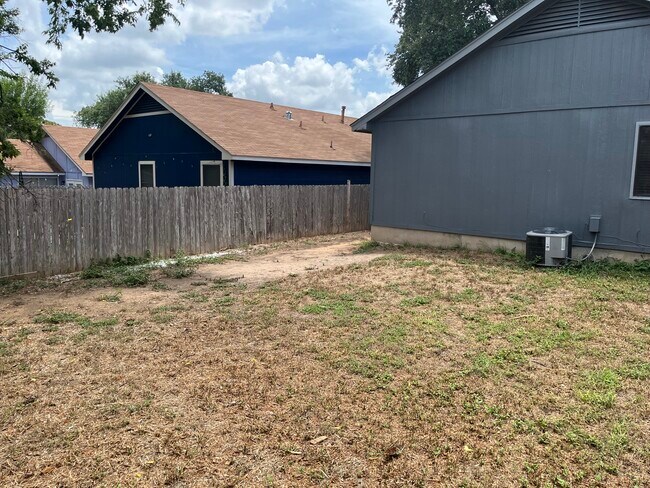 Building Photo - 1808 Rainy Meadows Dr
