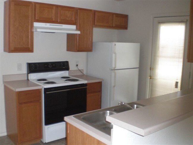 Building Photo - 3 br, 2.5 bath  - 2314 Wildewood Dr B