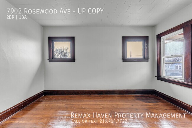 Foto del edificio - 7902 Rosewood Ave UP, Cleveland - Spacious...