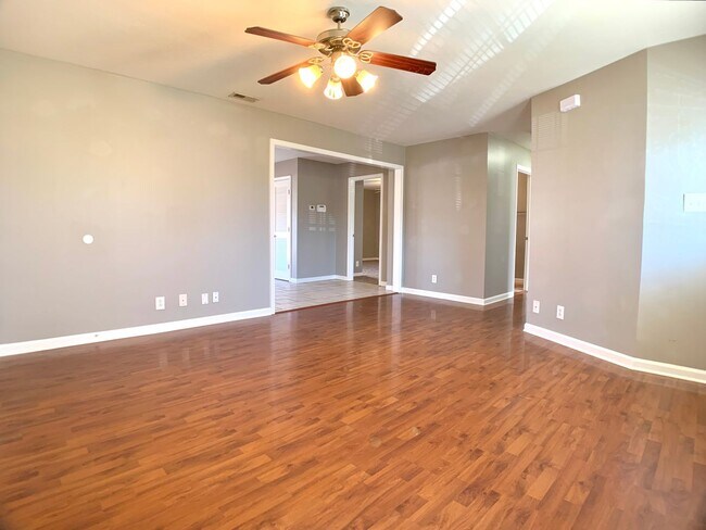 Building Photo - 118 N Cavalcade Cir