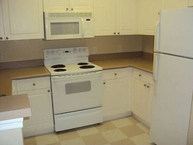 Kitchen - 1305 High Hammock Dr