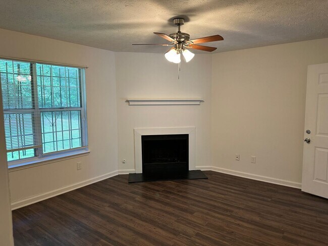 Building Photo - 5894/5896 SUMMERGLEN LN.