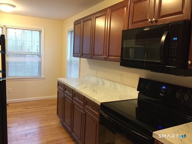 Building Photo - 19 Hawthorne Dr