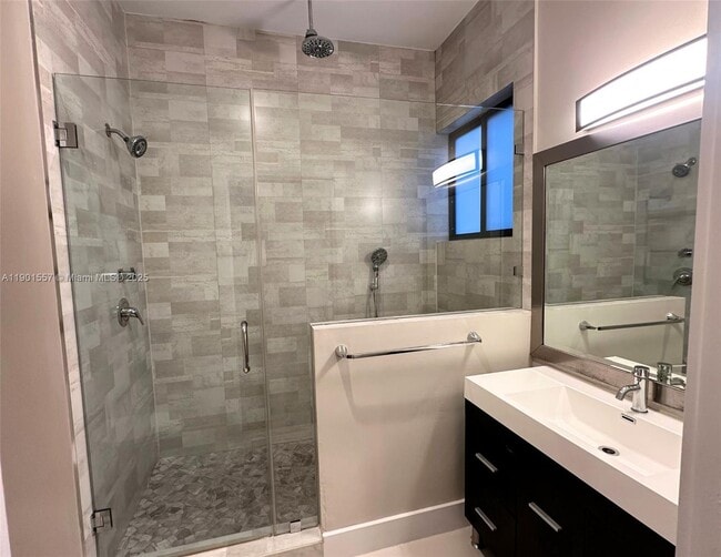 Foto del edificio - 824 SW 74th Ct