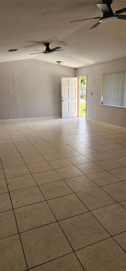 Foto del edificio - 2005 SW 99th Ave