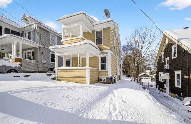 Foto del edificio - 162 Reed Ave