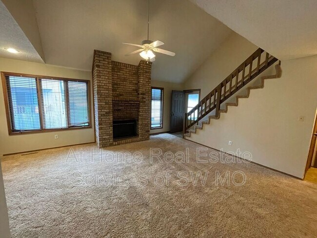 Building Photo - 3421 E Avalon Dr
