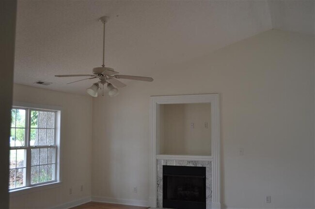 Building Photo - 3900 Secrest Short Cut Rd