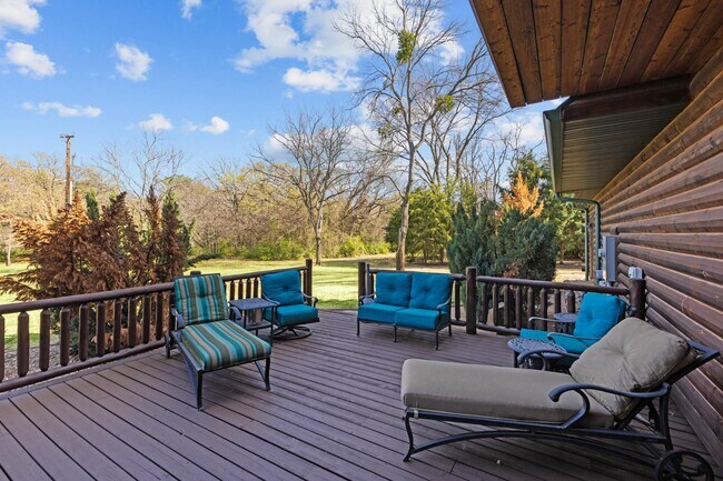 Foto del edificio - 751 Oak View Dr
