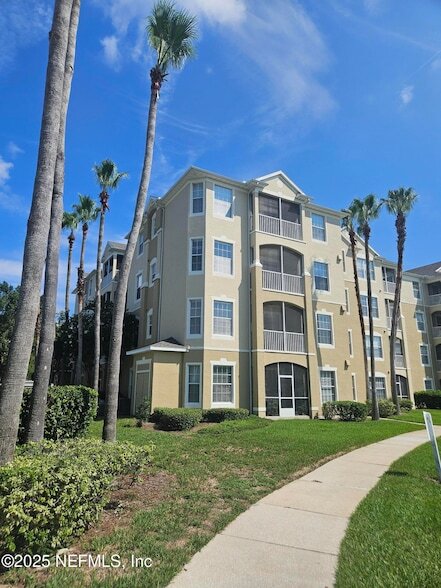 Foto del edificio - 7801 Point Meadows Dr
