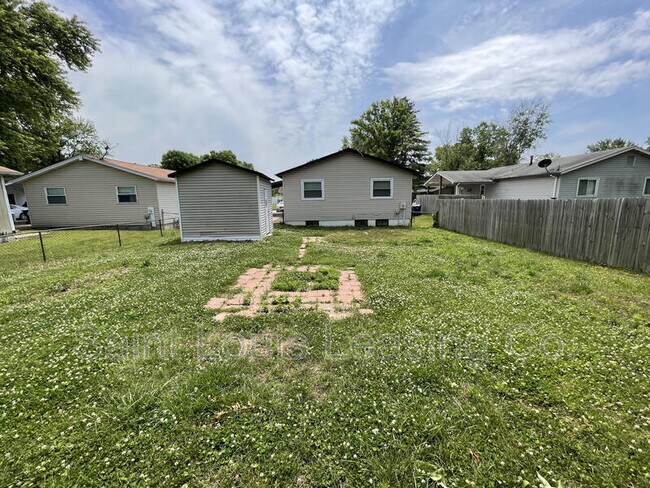 Building Photo - 3015 Matlock Dr