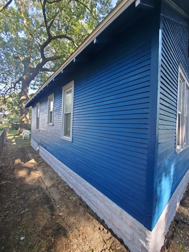 Building Photo - 2642 Riordan St