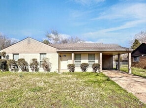 Building Photo - 2880 Normandy Dr
