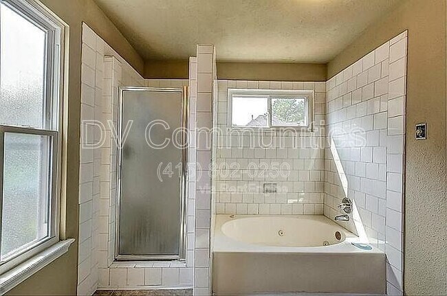 Foto del edificio - 5907 Cinnamon Creek Cir