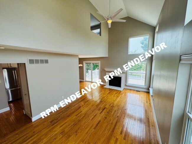 Foto del edificio - Beautiful 3BR/2.5BA Rental with Garage, Fe...