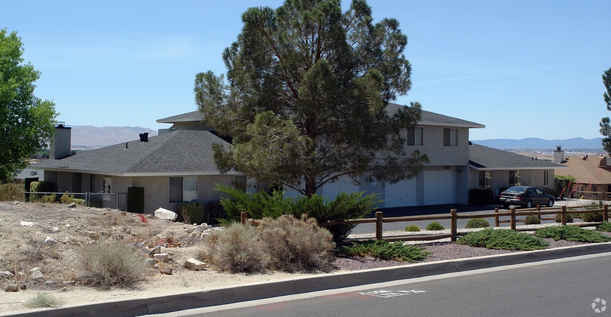 Primary Photo - 16247 Viho Rd