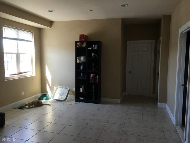 Foto del edificio - 4 br, 2 bath  - 1107 S 6th St # 09