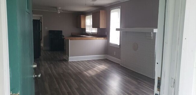 Foto del edificio - 105 Ross Rd