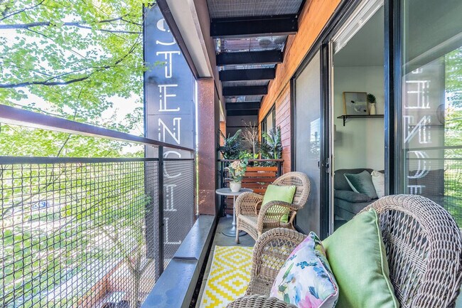 Building Photo - 2407 E Union St