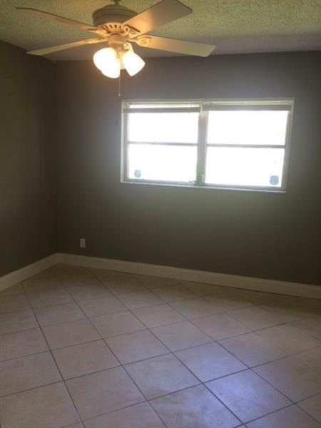 Foto del edificio - 5317 NW 18th St