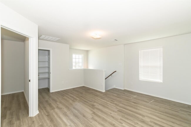 Building Photo - 13827 Winding Path Ln