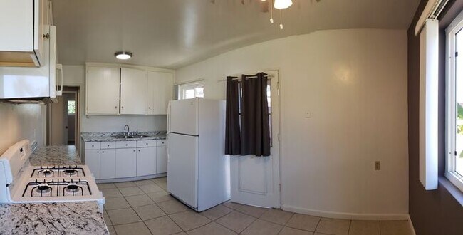 Foto del edificio - Cozy La Mesa home w/ private yard and gara...