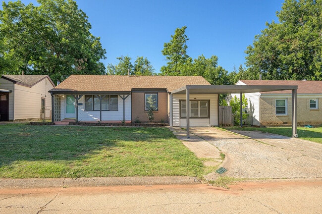 Photo - 3716 SE 23rd St (Del City, OK) House