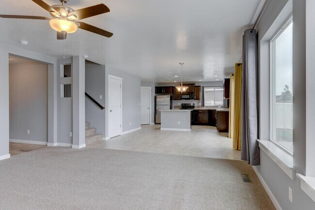 Foto del edificio - 4 Bed/2.5 Home In Kuna! - Pets Welcome!