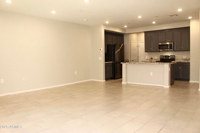 Building Photo - 2625 S Peppertree Dr