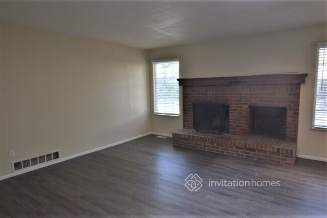 Building Photo - 2094 S Pagosa St
