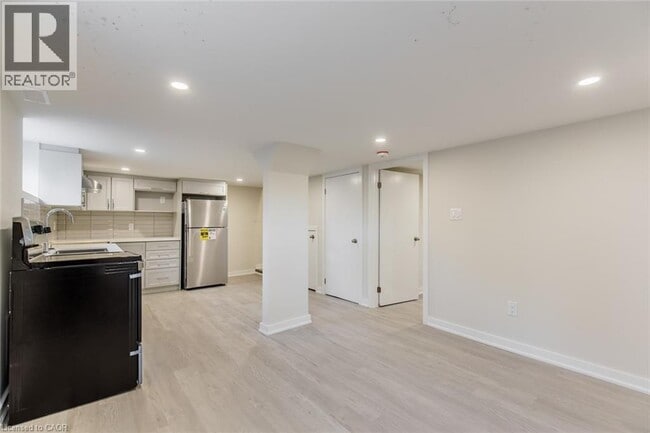 Photo du bâtiment - 129 E 22nd St