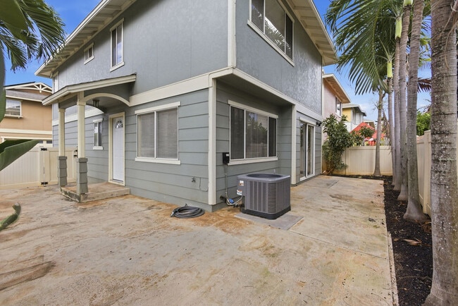 Building Photo - 91-240-552 Makalea St