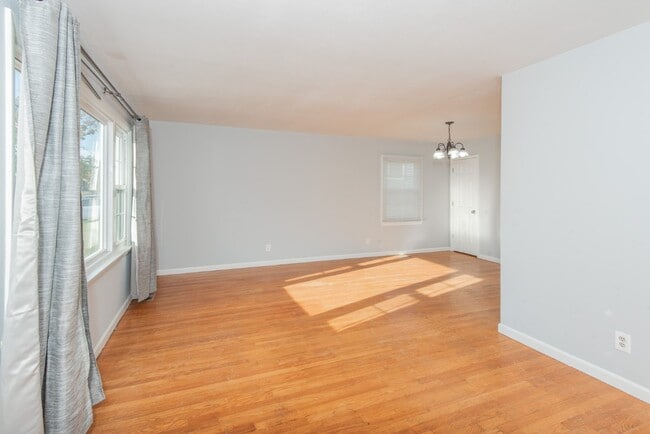 Building Photo - 10701 St Henry Ln