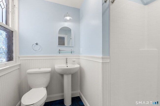 Foto del edificio - 360 Farmington Ave