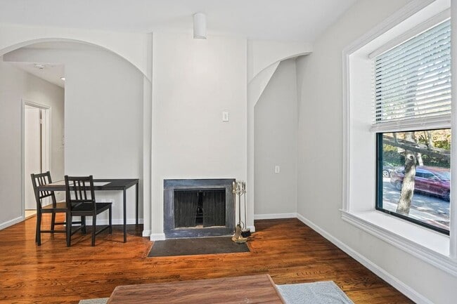 Building Photo - 2101 N St NW